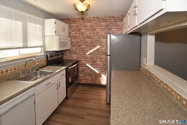 16 Seymour Road 21C, East Granby, CT 06026