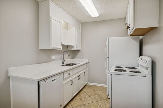 276 White Bridge Pike Apt 76, Nashville, TN 37209