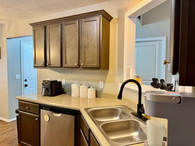 900 S Natalie Avenue, Springfield, MO 65802