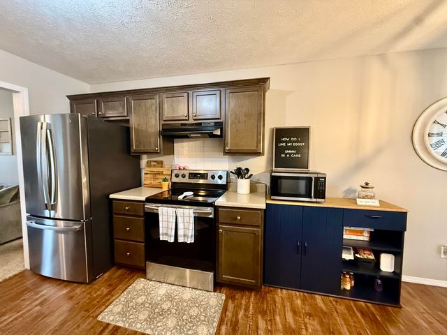 900 S Natalie Avenue, Springfield, MO 65802