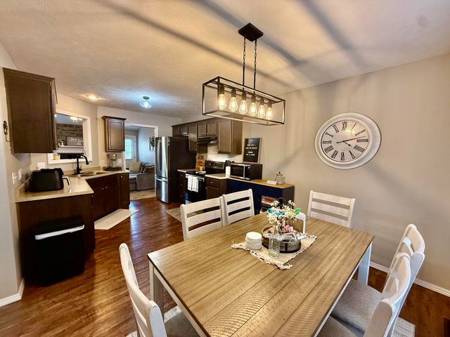 900 S Natalie Avenue, Springfield, MO 65802
