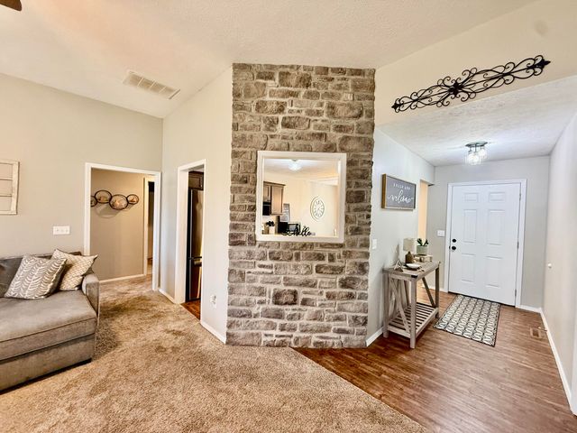 900 S Natalie Avenue, Springfield, MO 65802