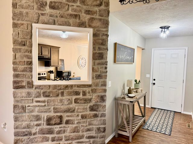 900 S Natalie Avenue, Springfield, MO 65802