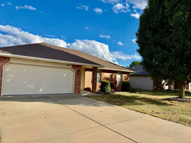 900 S Natalie Avenue, Springfield, MO 65802