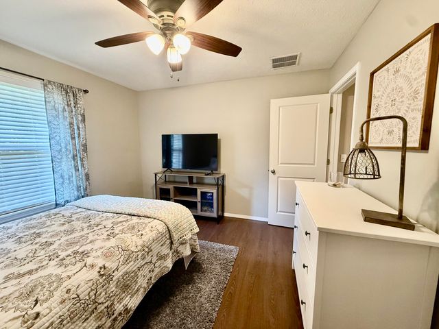 900 S Natalie Avenue, Springfield, MO 65802
