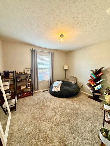 900 S Natalie Avenue, Springfield, MO 65802