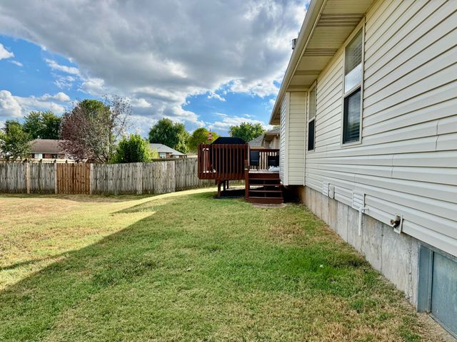 900 S Natalie Avenue, Springfield, MO 65802