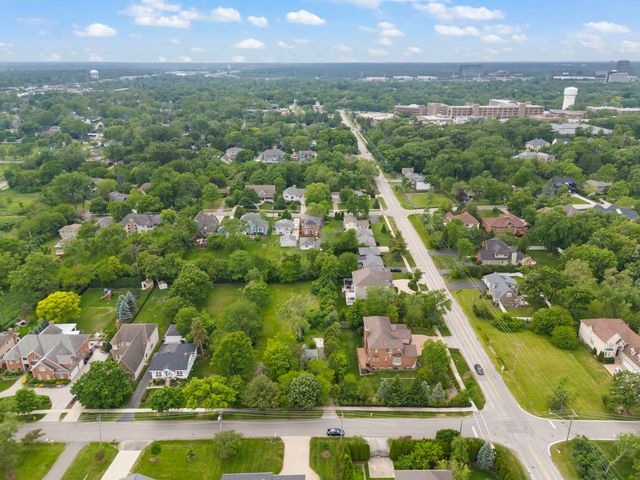 3910 Sterling Road, Downers Grove, IL 60515