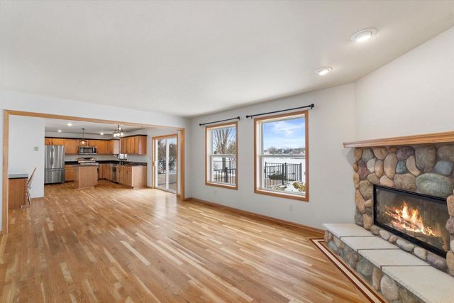 3212 E Lindy LANE, Oak Creek, WI 53154