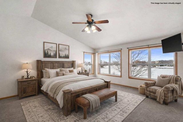 3212 E Lindy LANE, Oak Creek, WI 53154