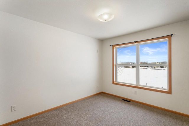 3212 E Lindy LANE, Oak Creek, WI 53154