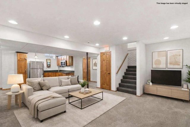 3212 E Lindy LANE, Oak Creek, WI 53154