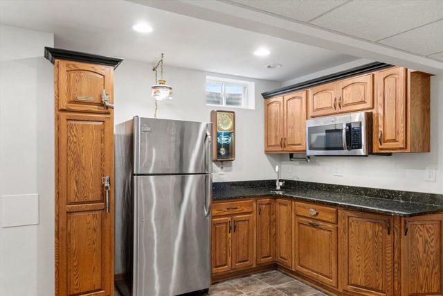 3212 E Lindy LANE, Oak Creek, WI 53154