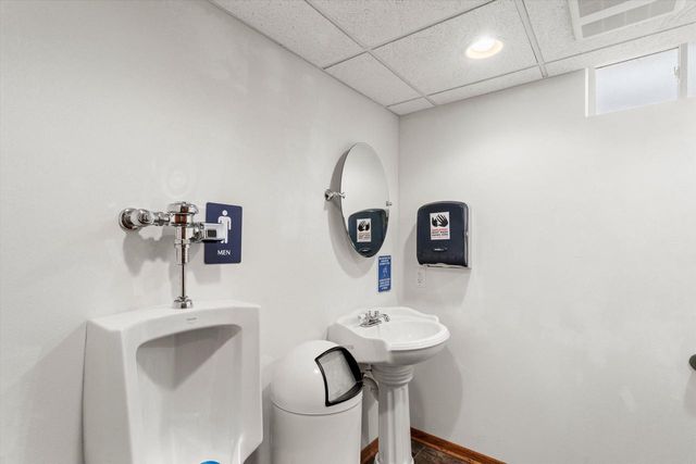 3212 E Lindy LANE, Oak Creek, WI 53154