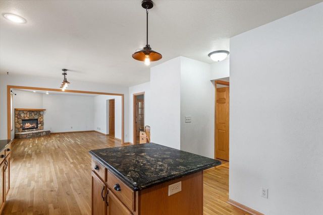 3212 E Lindy LANE, Oak Creek, WI 53154