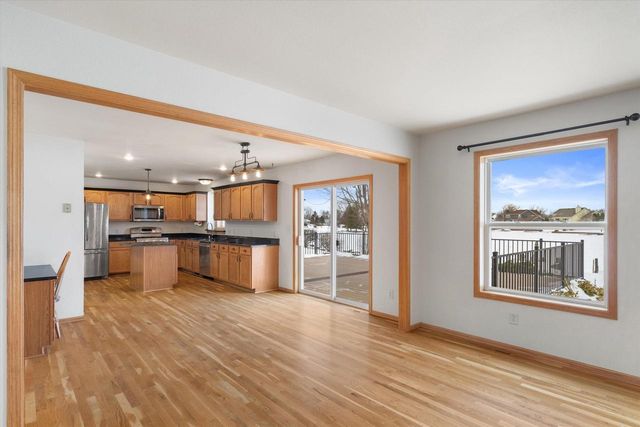 3212 E Lindy LANE, Oak Creek, WI 53154