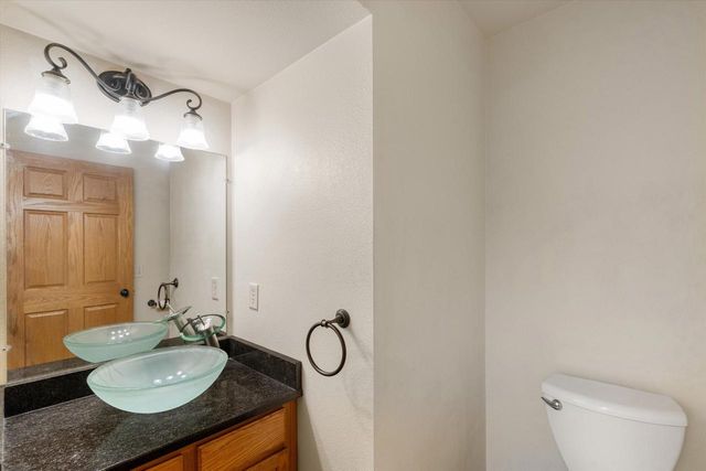 3212 E Lindy LANE, Oak Creek, WI 53154