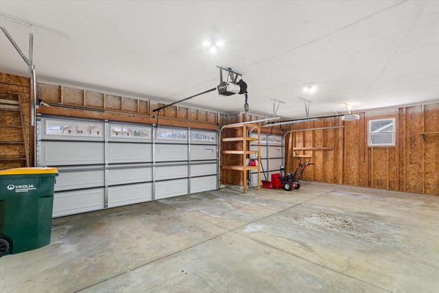 3212 E Lindy LANE, Oak Creek, WI 53154