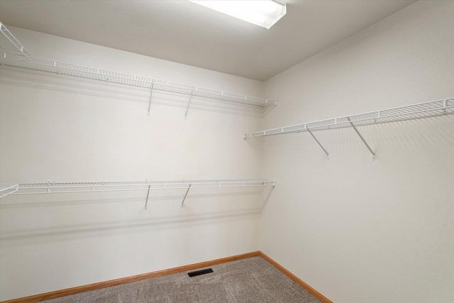 3212 E Lindy LANE, Oak Creek, WI 53154