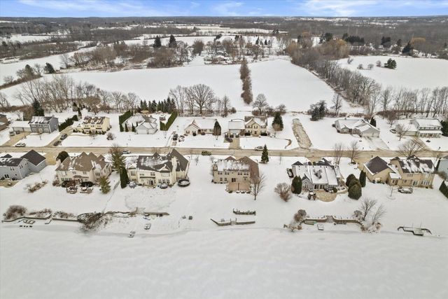 3212 E Lindy LANE, Oak Creek, WI 53154