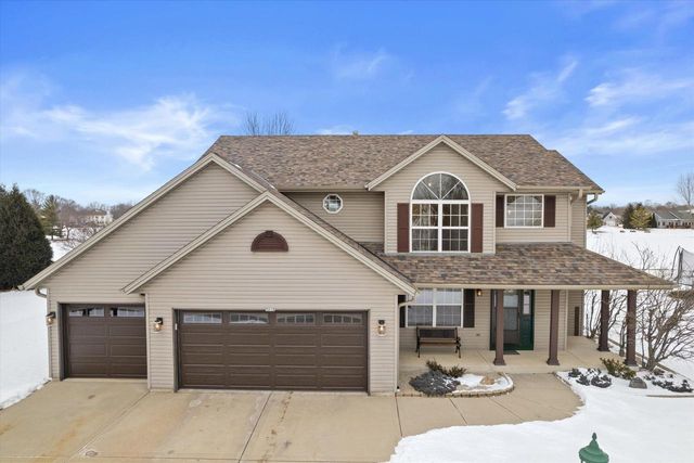 3212 E Lindy LANE, Oak Creek, WI 53154