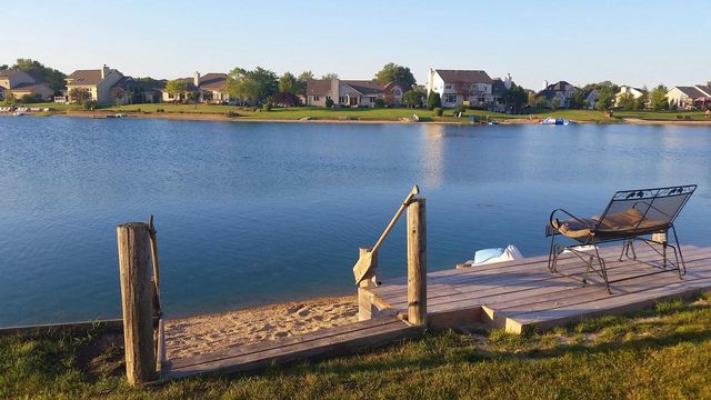 3212 E Lindy LANE, Oak Creek, WI 53154