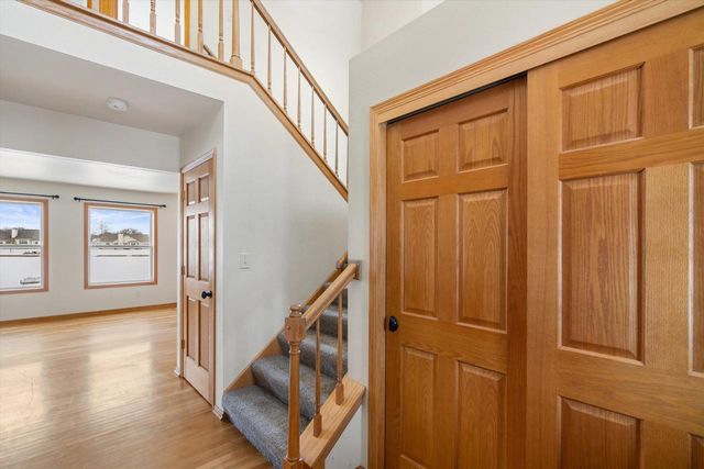 3212 E Lindy LANE, Oak Creek, WI 53154