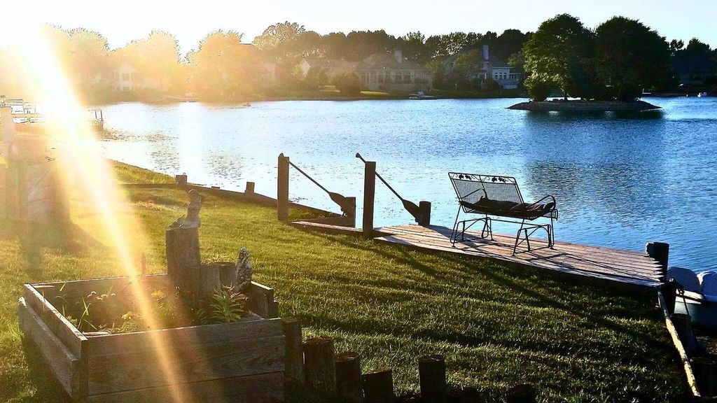 3212 E Lindy LANE, Oak Creek, WI 53154