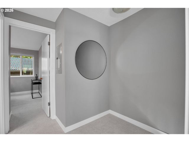 58 CERVANTES Cir 8D, Lake Oswego, OR 97035