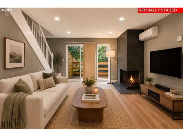 58 CERVANTES Cir 8D, Lake Oswego, OR 97035