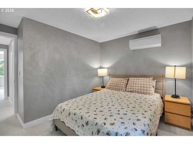 58 CERVANTES Cir 8D, Lake Oswego, OR 97035