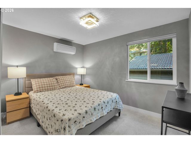 58 CERVANTES Cir 8D, Lake Oswego, OR 97035