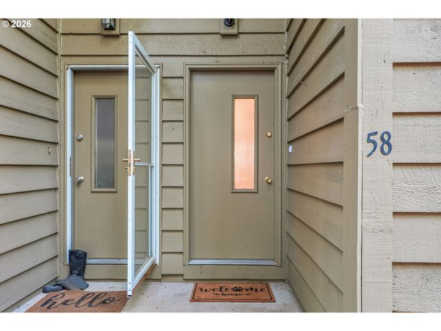 58 CERVANTES Cir 8D, Lake Oswego, OR 97035