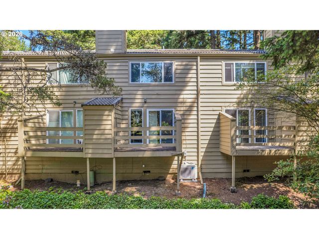 58 CERVANTES Cir 8D, Lake Oswego, OR 97035