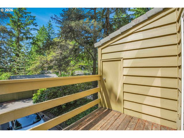 58 CERVANTES Cir 8D, Lake Oswego, OR 97035