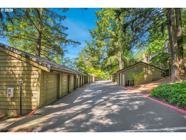 58 CERVANTES Cir 8D, Lake Oswego, OR 97035