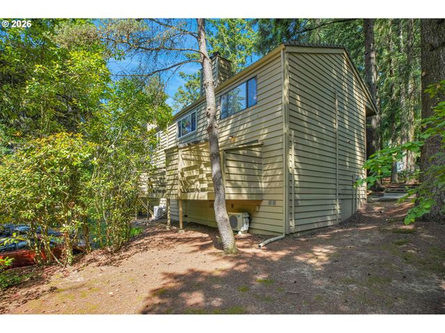 58 CERVANTES Cir 8D, Lake Oswego, OR 97035