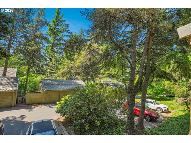 58 CERVANTES Cir 8D, Lake Oswego, OR 97035