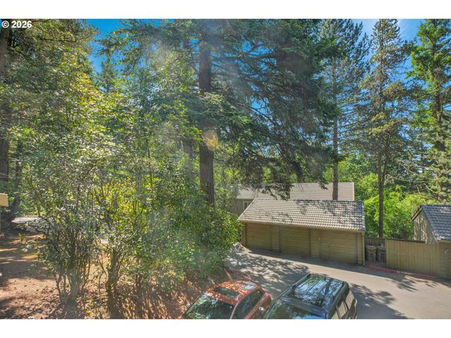 58 CERVANTES Cir 8D, Lake Oswego, OR 97035