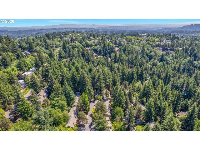58 CERVANTES Cir 8D, Lake Oswego, OR 97035