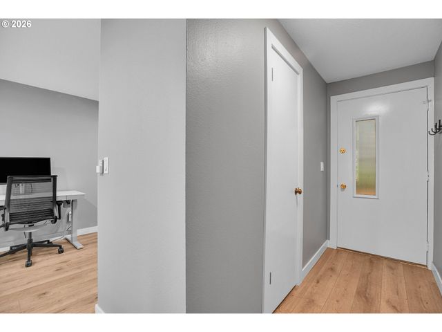 58 CERVANTES Cir 8D, Lake Oswego, OR 97035