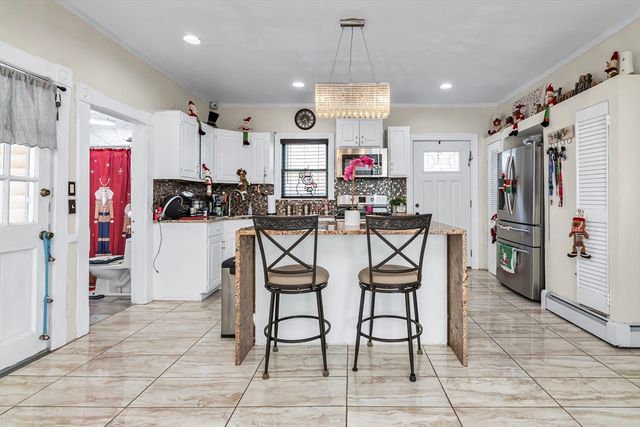 40 Chester St, Lawrence, MA 01843