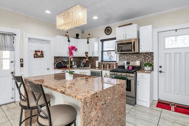 40 Chester St, Lawrence, MA 01843