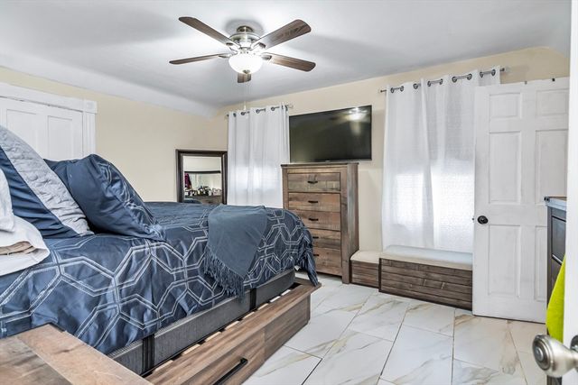 40 Chester St, Lawrence, MA 01843