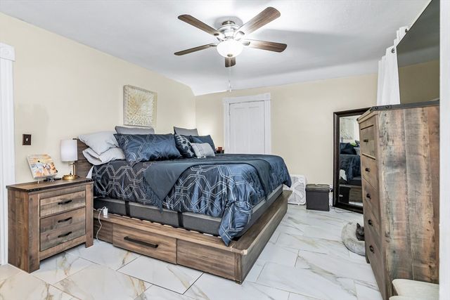 40 Chester St, Lawrence, MA 01843