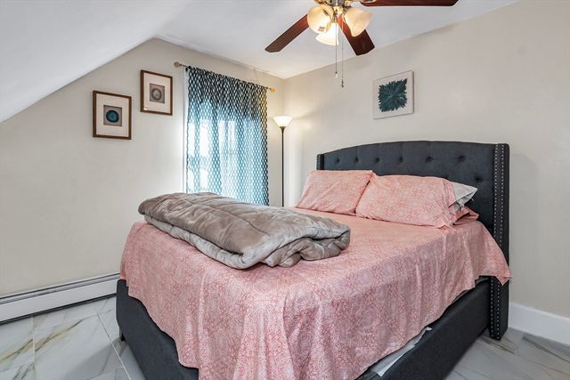 40 Chester St, Lawrence, MA 01843