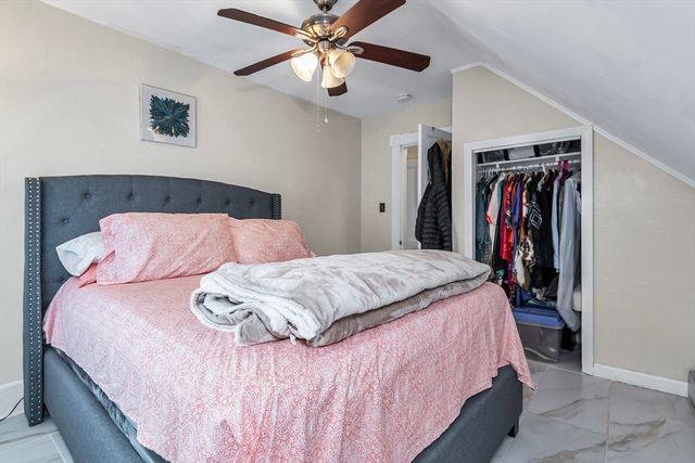 40 Chester St, Lawrence, MA 01843