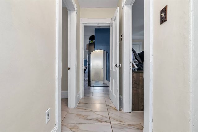 40 Chester St, Lawrence, MA 01843