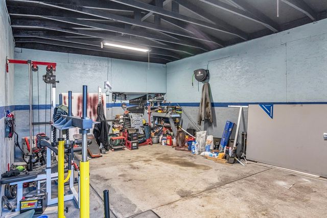 40 Chester St, Lawrence, MA 01843