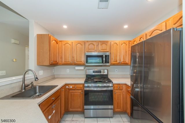 904 Wendover Ct, Randolph Twp., NJ 07869